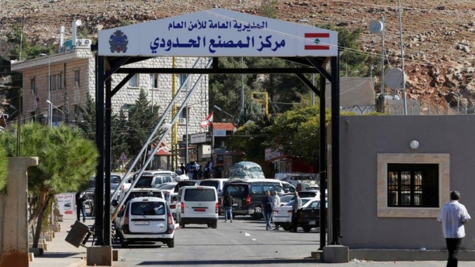 نحو 1000 دولار تكلفة العودة من لبنان إلى سوريا.. مَنْ يُشرف على معابر التهريب بين البلدين؟
