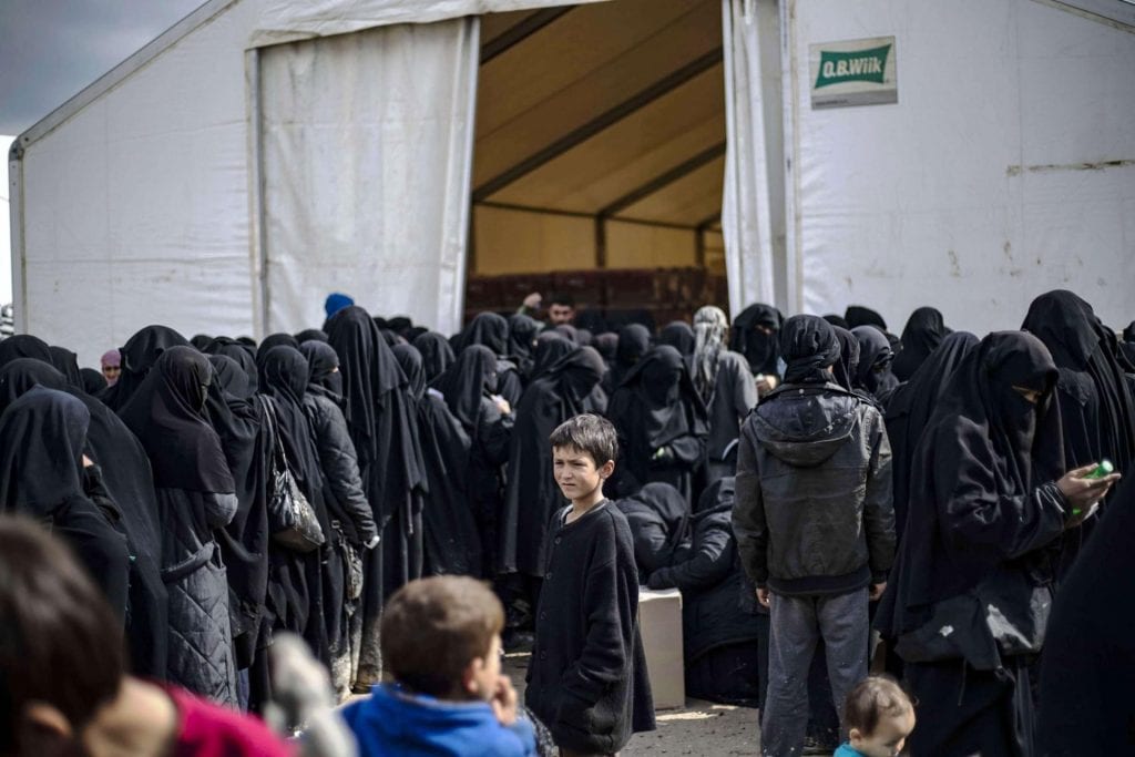 900 طفل أوروبي في مخيمات الشمال السوري ترفض دولهُم استعادتهم