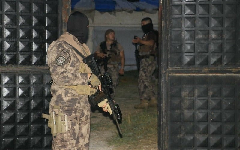 بينهم سيدة .. اعتقال أربعة سوريين في ولاية “بورصة” التركية بتهمة الانتماء لتظيم “داعش”