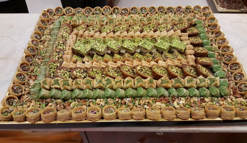 حلويات العيد باتت رفاهية لدى معظم السوريين
