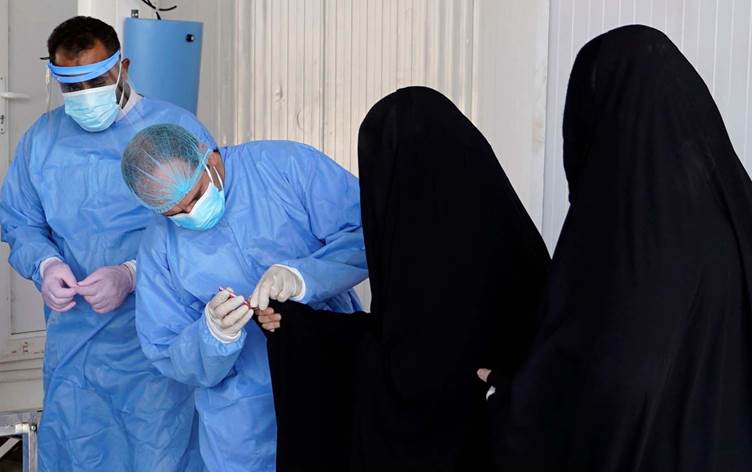 في العراق.. النّظامُ الصّحي ينهار والعِلاجُ بالمُشعوذات يُزيد من انتشار كورونا 