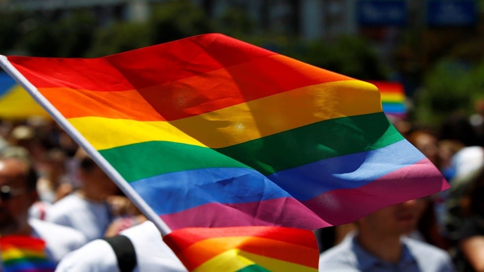 موقع بريطاني: الإعلام العراقي يخاطب “المثليين” بكراهيةٍ وعنف