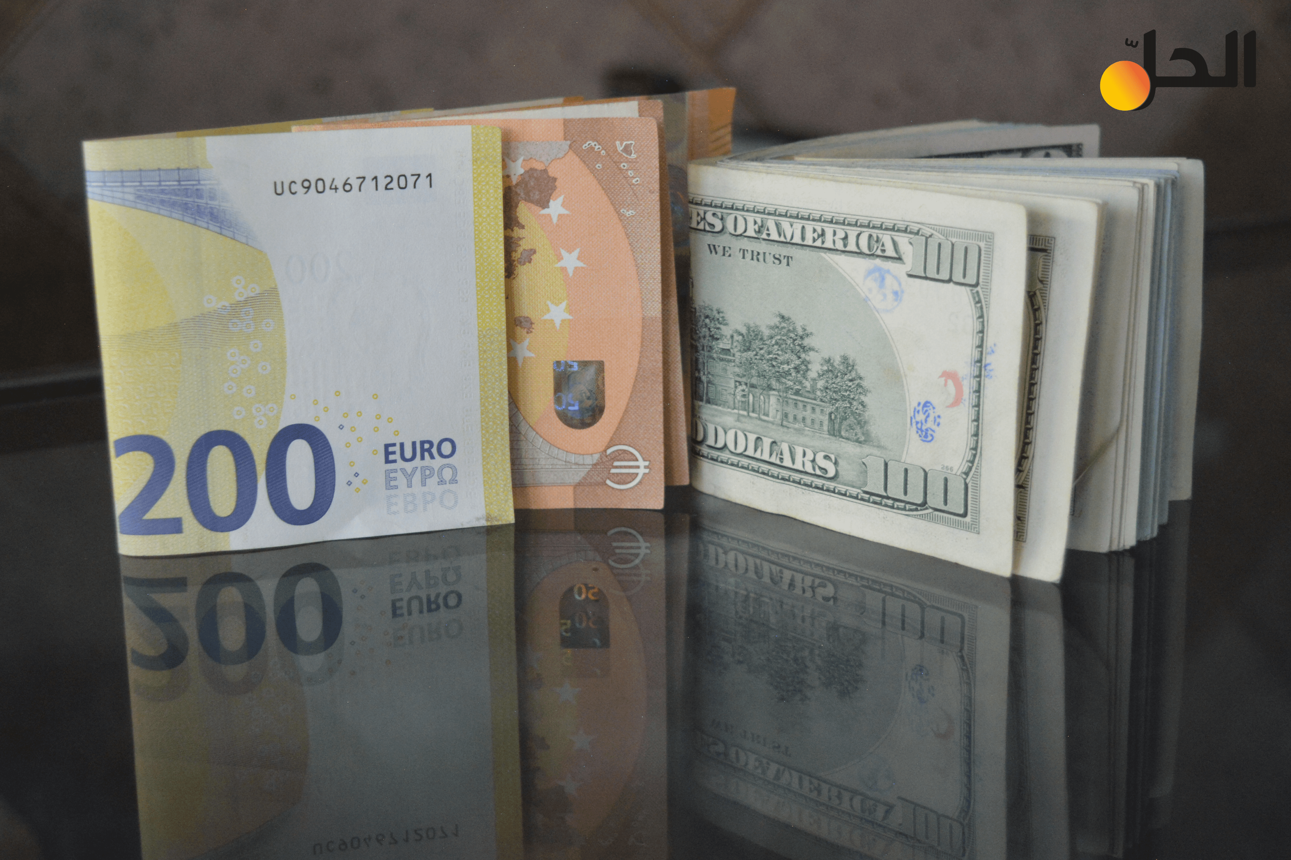الليرة السورية تعاود الهبوط… وسعر صرف الدولار بـ 2140