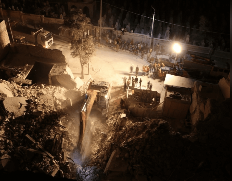 ضحايا بانهيار مبنى سكني فوق ساكنيه في مدينة حلب