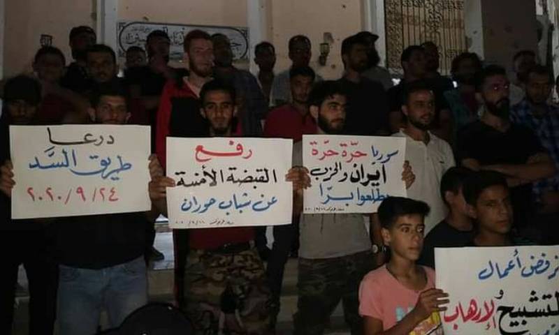 وقفات احتجاجيّة في درعا رفضاً لوجود الميليشيات الأجنبيّة
