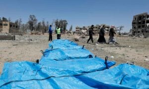 تركة “داعش” الثقيلة: اكتشاف المقابر الجماعية يستمر في الرقة