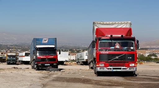بعد منعها لسنوات… السعودية تسمح للشاحنات السورية بعبور أراضيها