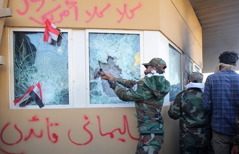 تقرير: الفصائل العراقية تُحاصر المنطقة الخضراء بـ/10/ آلاف مقاتل