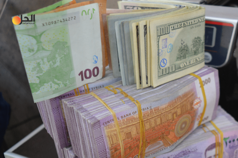 رقم قياسي جديد لأسعار الذهب.. والليرة السورية تتدهور مقابل الدولار