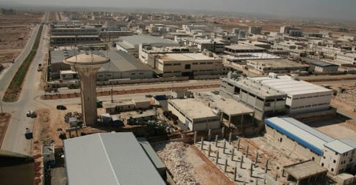 حلب … أزمة المحروقات تسبب تسريح عمال وخفض الإنتاج