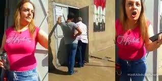 «المدام فاتن» تبرر تهجّمها على أحد المراجعين وتتوعد برفع دعوى تشهير (تسجيل صوتي)