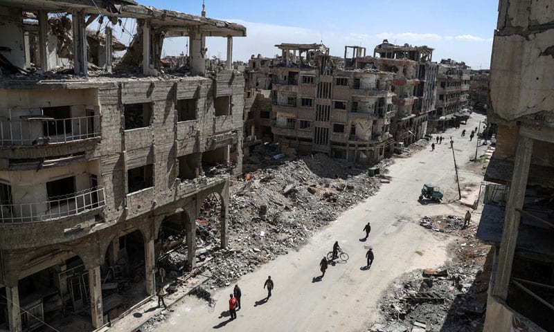 في جنوبي سوريا: موتٌ من نوعٍ آخر.. مبانٍ تسقُط على رؤوس ساكنيها