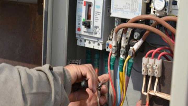هل ينتشر بيع أمبيرات الكهرباء في دمشق؟