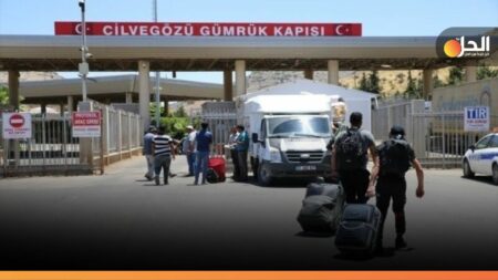 لاجئون سوريون يغادرون تركيا نهائياً وآخرون ينتظرون “إجازة العيد”