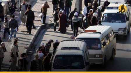 أزمة مواصلات بريف دمشق.. العشرات من سائقي حافلات النقل بلا «بطاقات محروقات»