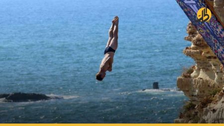 (فيديو)- الحظ العاثر الذي قَتَلَ شاباً سورياً.. القفز من فوق “صخرة الانتحار” بـ “بيروت”
