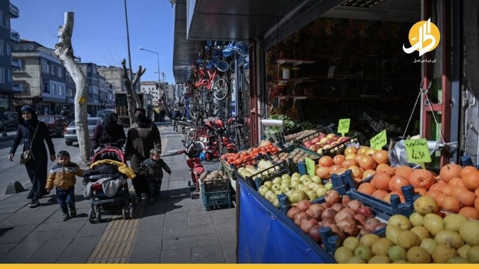 بينهم السوريّون.. مفوضية اللاجيئن تُطلق مشروعاً يستهدف الشبان في “دنيزلي” التركيّة