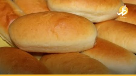 التجارة السورية ترفع أسعار خبز (الصمون) وناشطون مستهزئين: «الأسواق رفعته من زمان»!