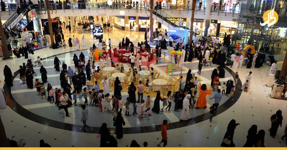 بعد عقودٍ من الزمن.. تعميمٌ يقضي بفتح المحال التجاريّة خلال أوقات الصلاة في السعوديّة