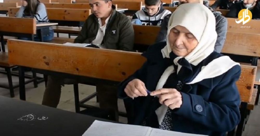 بعمر الـ 79.. سيدة سورية تناقش مشروع تخرجها الجامعي