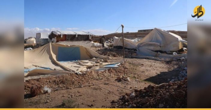 العاصفة تضرب مخيمات الشمال السوري وتفتك بـ 14 مخيماً