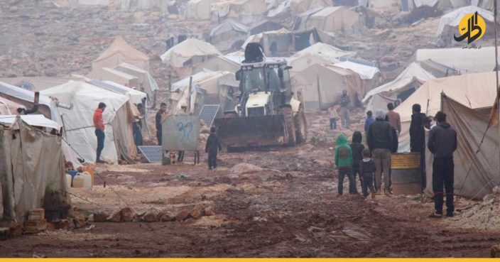 عاصفة مطرية “تفتك” بمخيمات شمالي إدلب