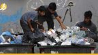 “نبش القمامة” ممنوعة على الفقراء بسوريا