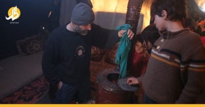 السوريون محرومون من مازوت التدفئة.. البلاستيك والملابس بدلاً عنه