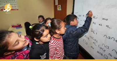 “الدروس الخصوصية” سبيل اللاجئين السوريين بتركيا لتعليم أبنائهم