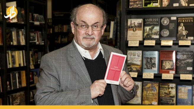اعتداء على الكاتب سلمان رشدي في نيويورك.. ما علاقة الخميني؟