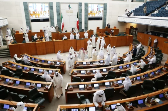 صور عراك بالأيدي داخل البرلمان الكويتي