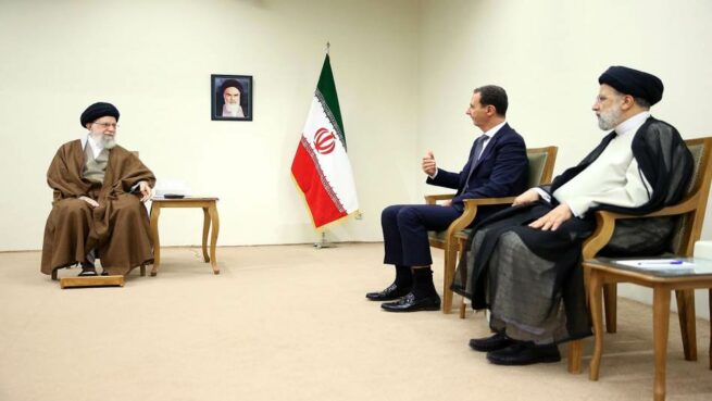 الرئيس السوري بشار الأسد يلتقي خامنئي في طهران - وكالات
