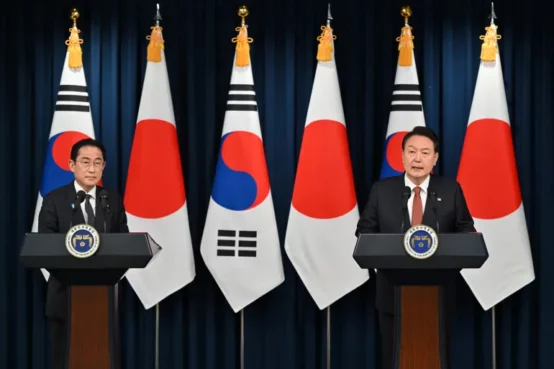 القمة اليابانية الكورية الجنوبية تتزامن مع تنامي التجارب الصاروخية لكوريا الشمالية - "رويترز"