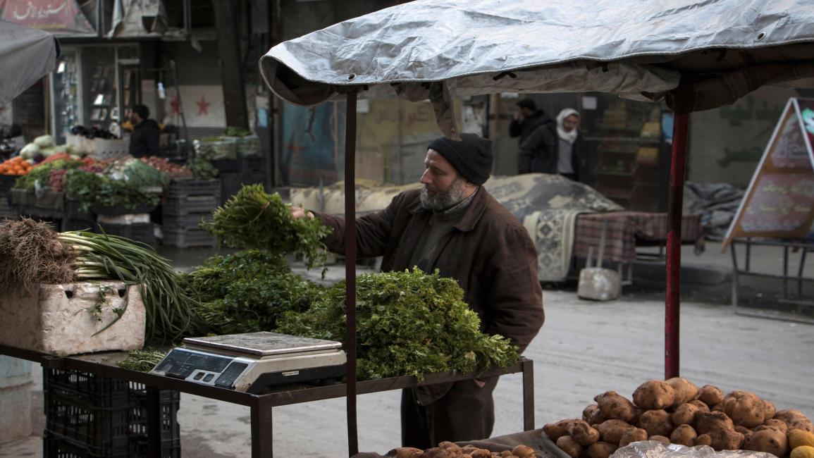 تعاني الأسواق السورية أزمات متعددة - "فرانس برس"