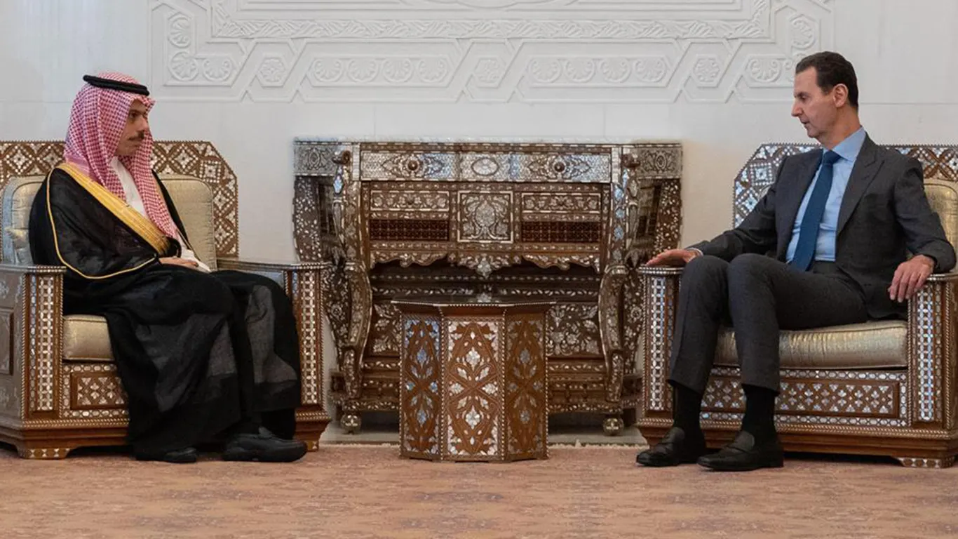 جانب من لقاء وزير الخارجية السعودي الأمير فيصل بن فرحان والرئيس السوري بشار الأسد - إنترنت