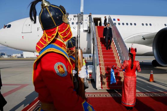 الرئيس الفرنسي إيمانويل ماكرون في زيارة إلى منغوليا - إنترنت