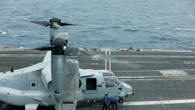 قوات بحرية أمريكية في مياه الخليج (رويترز)