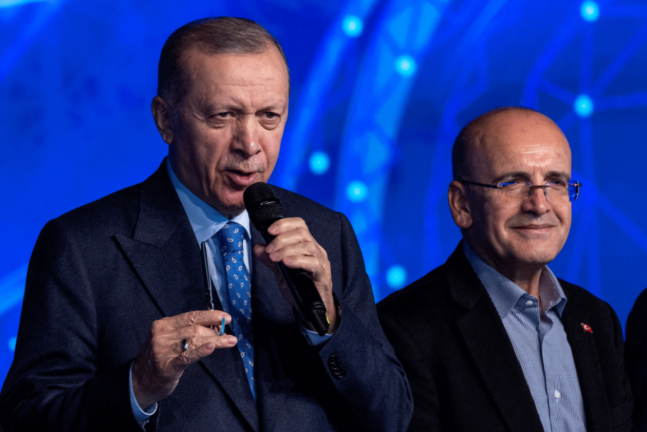 الرئيس التركي رجب طيب أردوغان ووزير المالية التركي محمد شيمشك - إنترنت