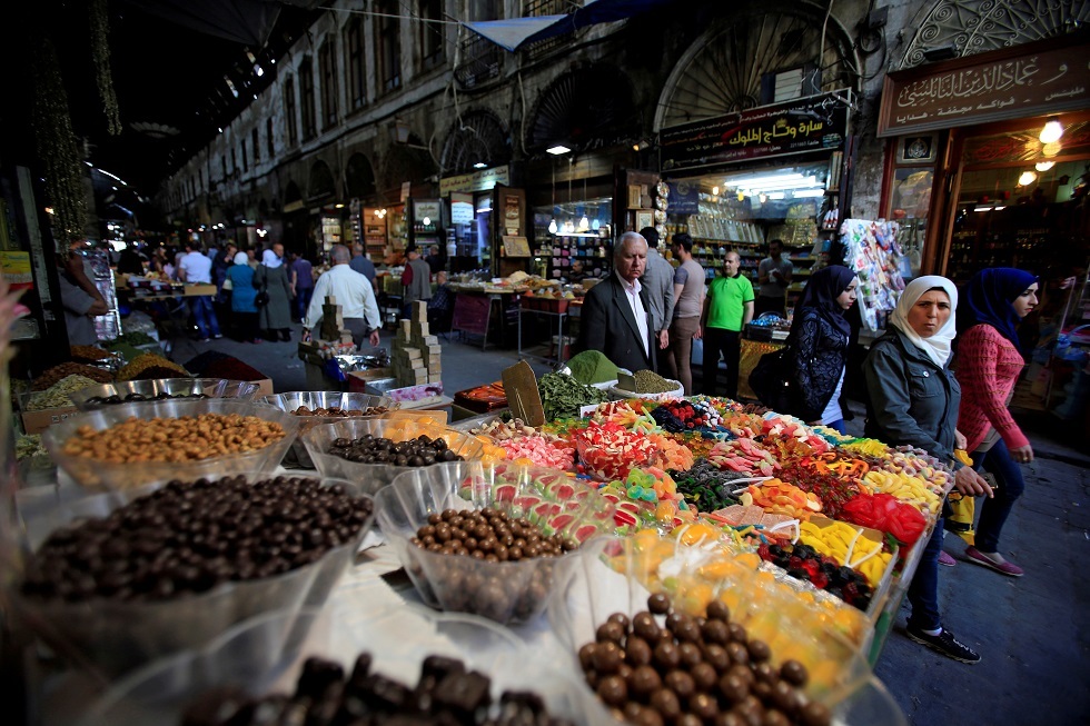 انخفاض القوة الشرائية بسبب ربط أسعار المواد الغذائية في سوريا بالدولار - إنترنت