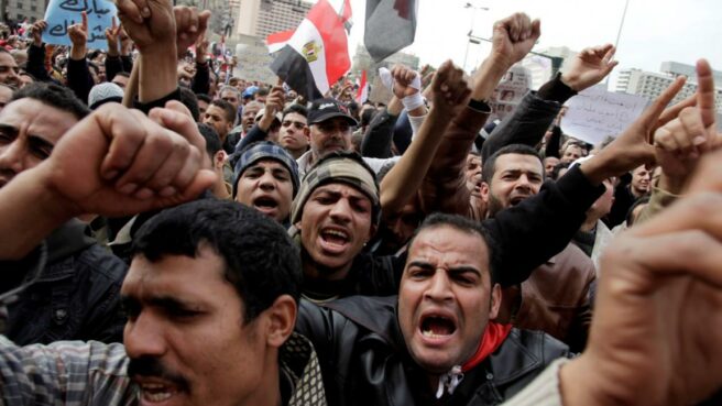 متظاهرون مصريون في ميدان التحرير في القاهرة (6/2/2011/Getty)