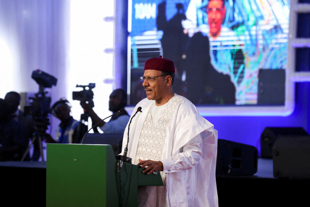رئيس النيجر محمد بازوم - إنترنت