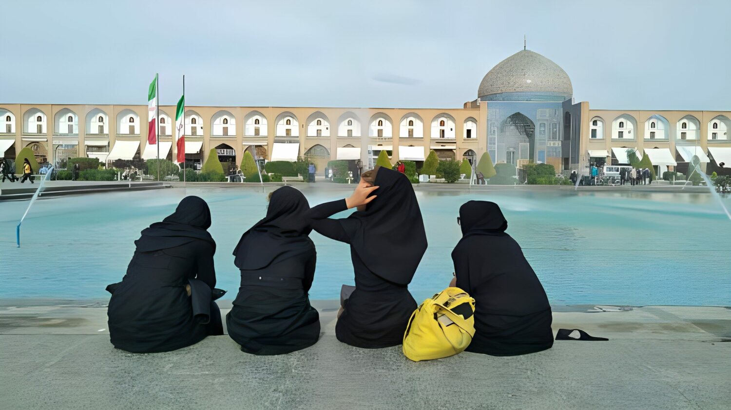 النساء في إيران الإيرانيات سجن نرجس محمدي النظام الإيراني المرأة الإيرانية 