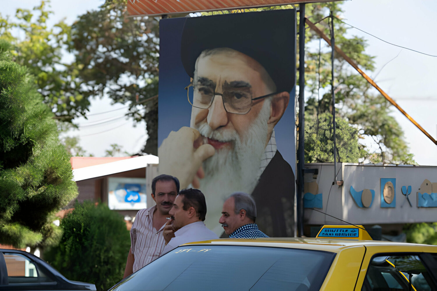 من طهران إلى دمشق فضيحة ارتباك تزلزل حكومة رئيسي وإيران (1)