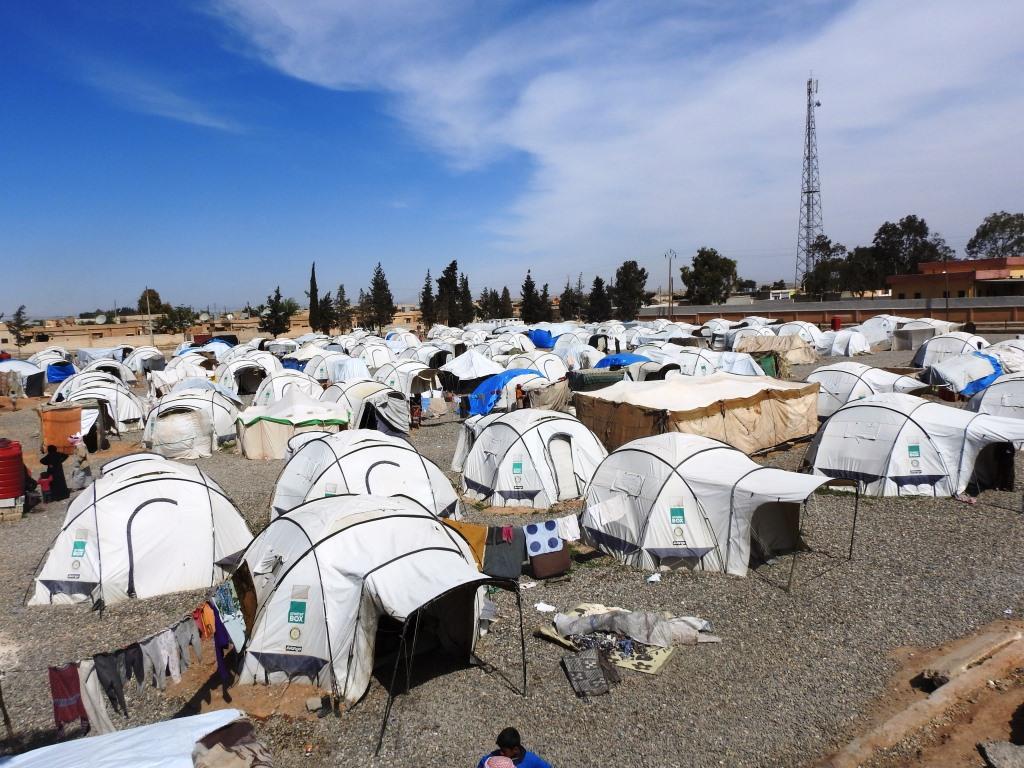 مخيمات الرقة السورية على صفيح ساخن.. انهيار وأحداث مؤسفة