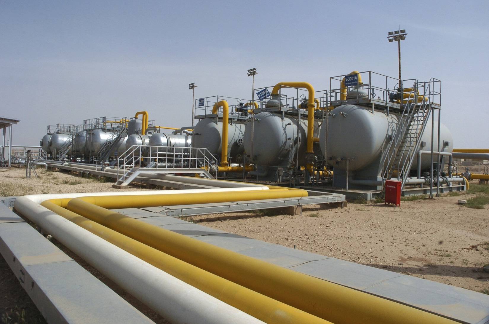 مصفاة النفط في حقل الجبسة النفطي في بلدة الشدادة بسوريا (أرشيفية تعود لعام 2020- رويترز)