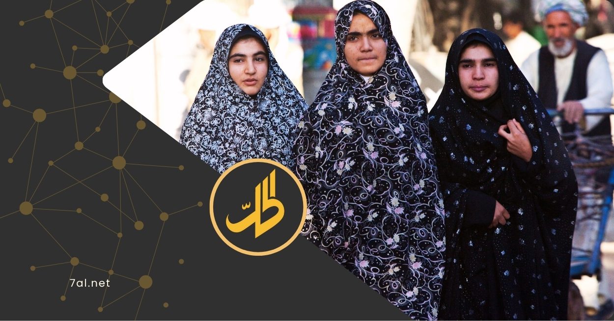 في خطوة مثيرة للجدل، تكشف عمق الاختراق الثقافي الذي تمارسه إيران عبر وكلائها في اليمن، بدأت جماعة "الحوثي بفرض زي إيراني، يعرف بـ"الشادور"، على طالبات المدارس في صنعاء، كبديل عن الزي المدرسي التقليدي باليمن، في محاولة لتدمير الهوية اليمنية، وإحلال مشروع طائفي دخيل. 