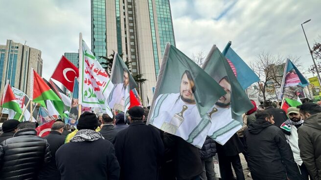في تحول لافت بالسياسة الإقليمية، ظهرت مؤشرات على وجود قنوات اتصال سرية بين تركيا وجماعة "الحوثي" في اليمن، ما يثير تساؤلات حول الأهداف الاستراتيجية لأنقرة في المنطقة.