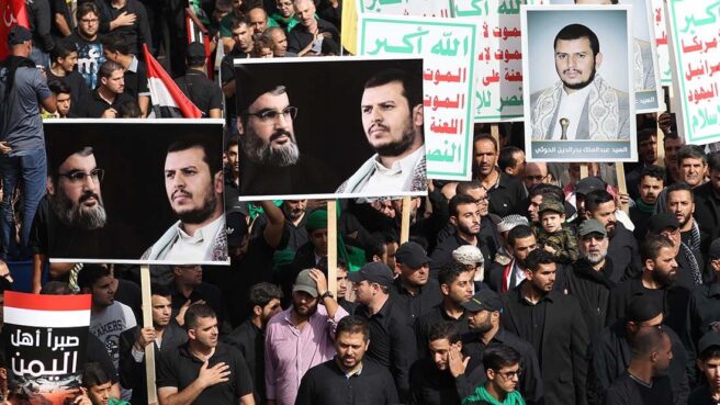 ثار سخط اليمنيين واستنكارهم في مواقع التواصل الاجتماعي، بعدما ظهرت عناصر تابعة لجماعة "الحوثي" في فعاليات إحياء ما تسمى بـ"أربعينية الإمام الحسين" بمدينة كربلاء العراقية. 