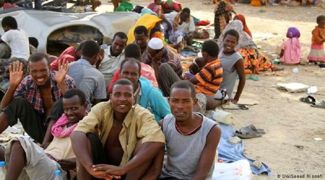 تحولت عملية تهريب المهاجرين عبر السواحل اليمنية مجرد نشاط عشوائي تديره عصابات محلية صغيرة، إلى جزء من منظومة إجرامية واسعة ترتبط مباشرة بجماعة "الحوثي".
