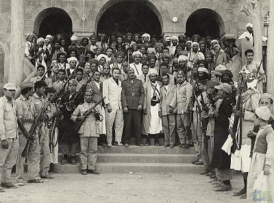 في كل عام ومع اقتراب ذكرى ثورة الـ26 من أيلول/ سبتمبر، تتصاعد حالة القلق والارتباك داخل جماعة "الحوثي" من رفع علم الجمهورية اليمنية، أو تداول الصور الرمزية عن الثورة على مواقع التواصل الاجتماعي.